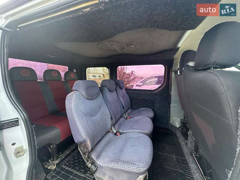 Минивэн Opel Vivaro 2005 в Турке