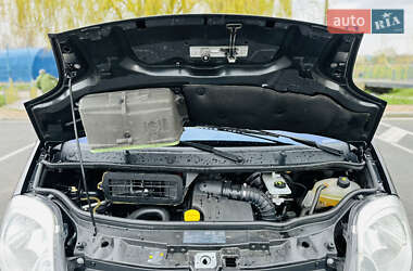 Минивэн Opel Vivaro 2013 в 