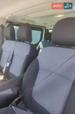 Минивэн Opel Vivaro 2015 в 