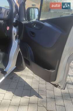 Минивэн Opel Vivaro 2015 в 