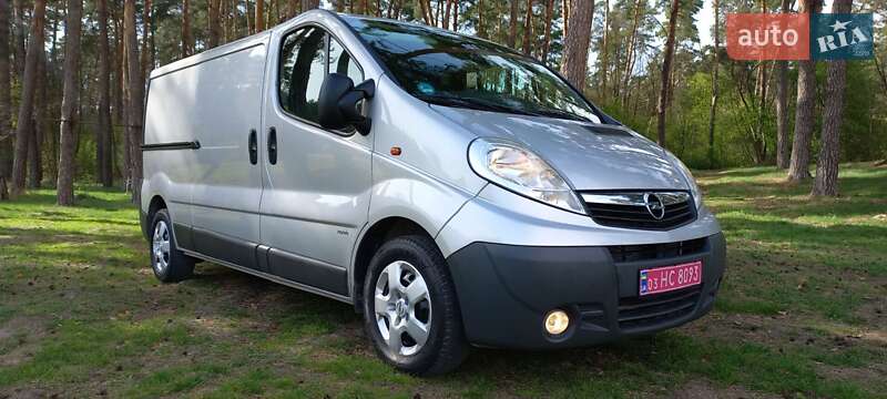 Вантажний фургон Opel Vivaro 2014 в 