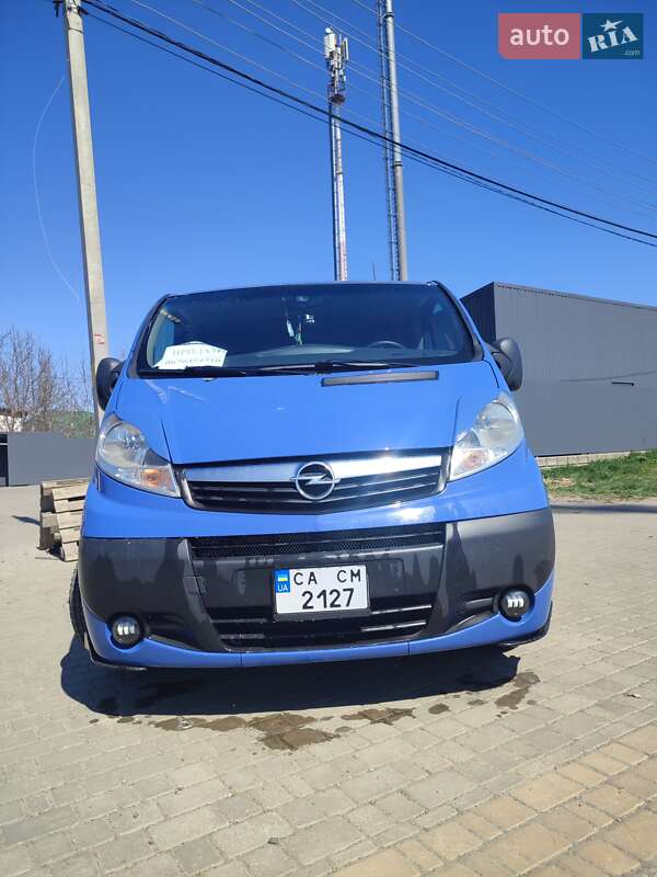 Минивэн Opel Vivaro 2011 в Умани
