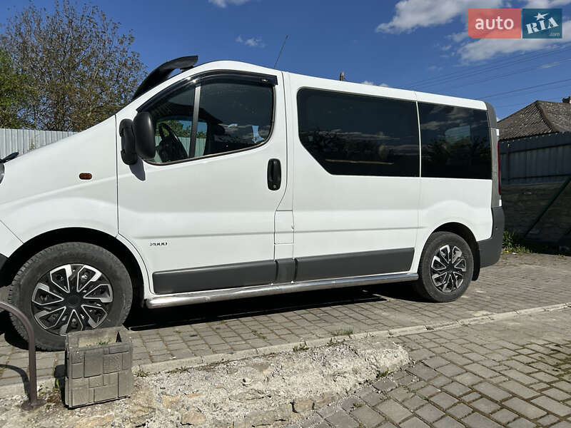 Минивэн Opel Vivaro 2006 в Городке