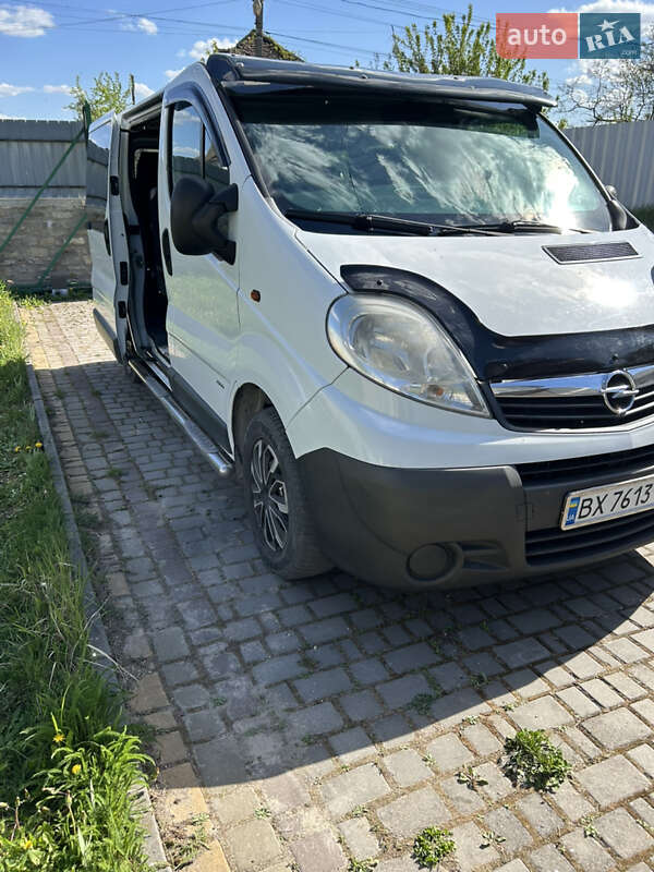 Минивэн Opel Vivaro 2006 в Городке