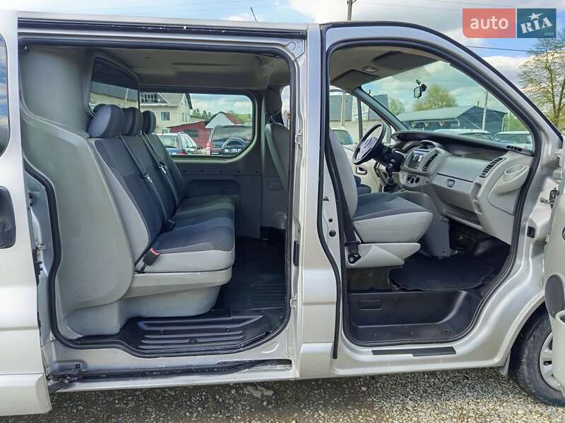 Минивэн Opel Vivaro 2009 в Косове