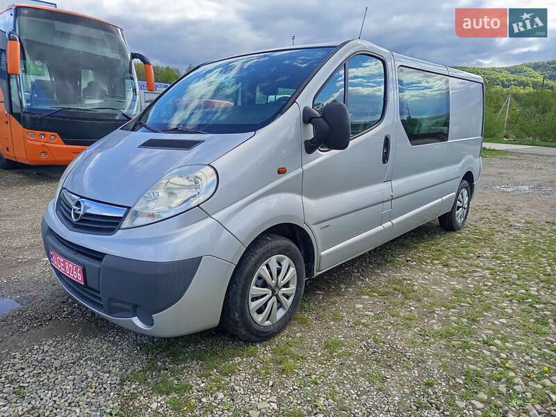 Минивэн Opel Vivaro 2009 в Косове