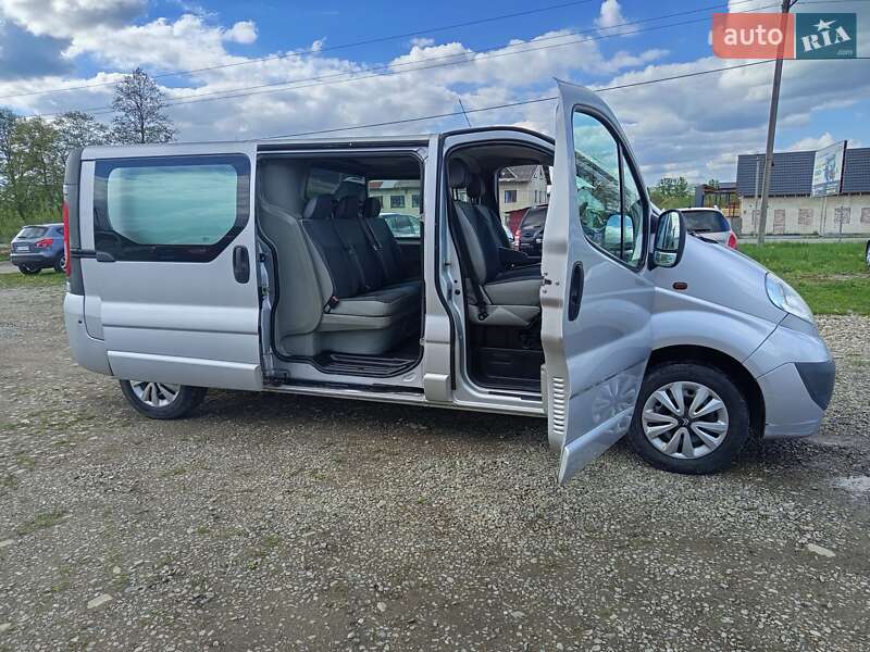 Минивэн Opel Vivaro 2009 в Косове
