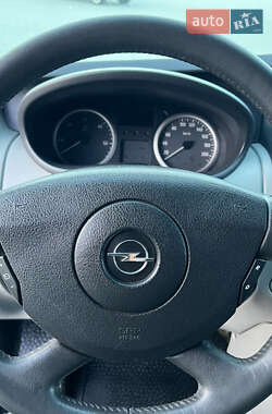 Мінівен Opel Vivaro 2012 в 