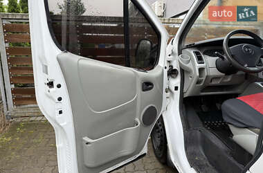 Грузовой фургон Opel Vivaro 2004 в 