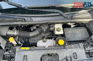 Мінівен Opel Vivaro 2015 в 