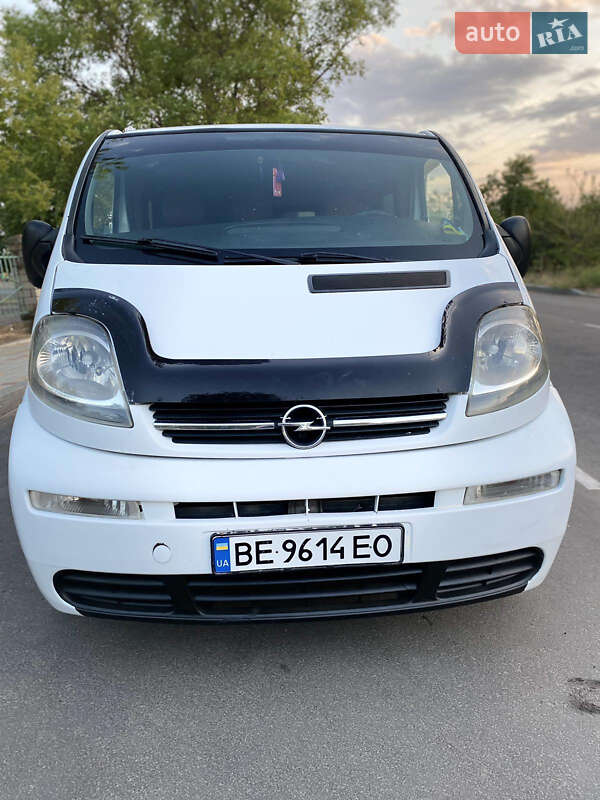 Мінівен Opel Vivaro 2001 в Вознесенську