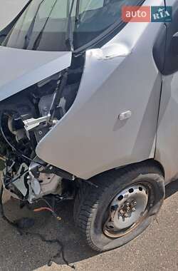 Минивэн Opel Vivaro 2016 в 