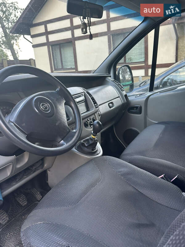 Минивэн Opel Vivaro 2006 в Чугуеве