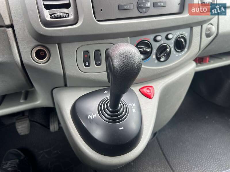 Минивэн Opel Vivaro 2010 в Киеве