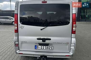Мінівен Opel Vivaro 2011 в 