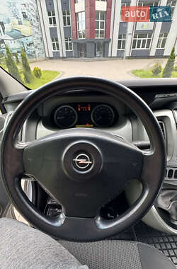 Минивэн Opel Vivaro 2010 в 
