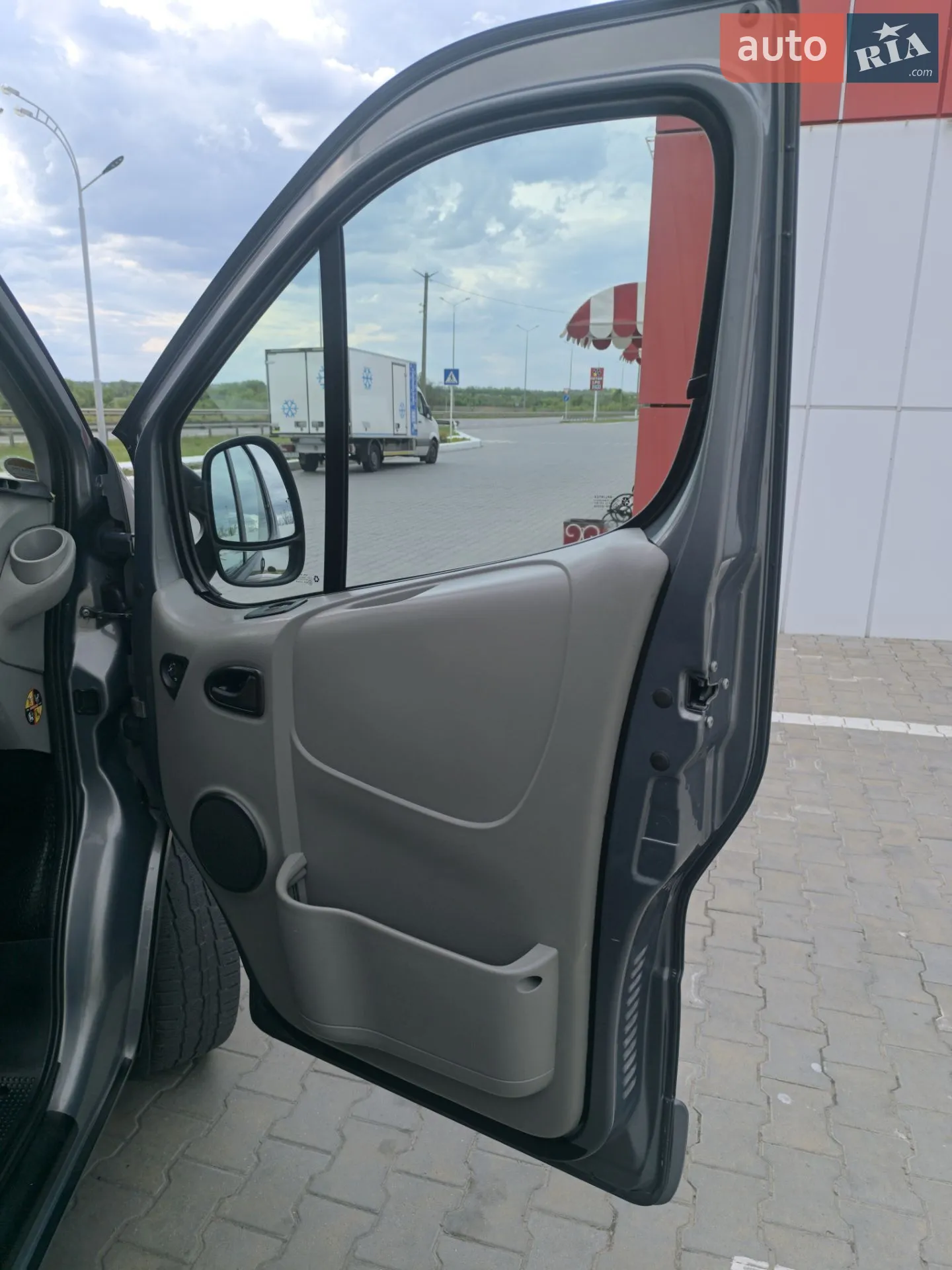 2011 Opel Vivaro - мініатюра 150