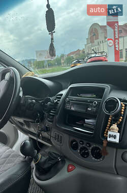 Мінівен Opel Vivaro 2013 в 