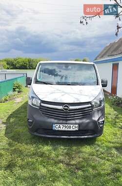 Вантажний фургон Opel Vivaro 2015 в Черкасах