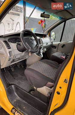 Мінівен Opel Vivaro 2004 в 