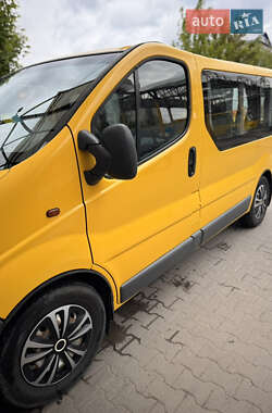 Мінівен Opel Vivaro 2004 в 