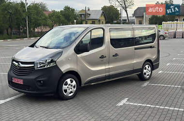 Минивэн Opel Vivaro 2015 в 