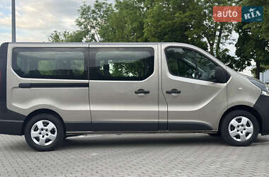 Минивэн Opel Vivaro 2015 в 