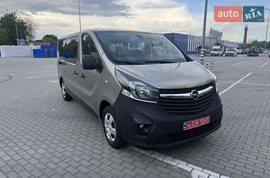 Минивэн Opel Vivaro 2015 в 