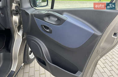 Минивэн Opel Vivaro 2015 в 