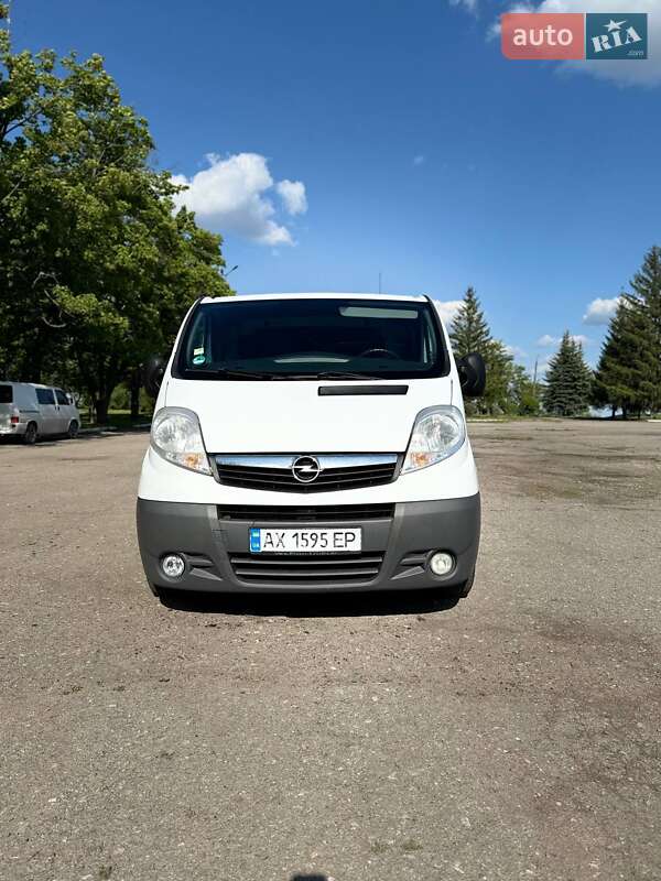 Opel Vivaro 2012