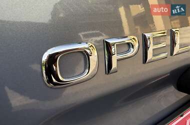 Мінівен Opel Vivaro 2013 в 