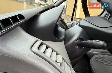 Мінівен Opel Vivaro 2013 в 