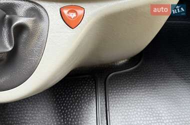 Мінівен Opel Vivaro 2013 в 