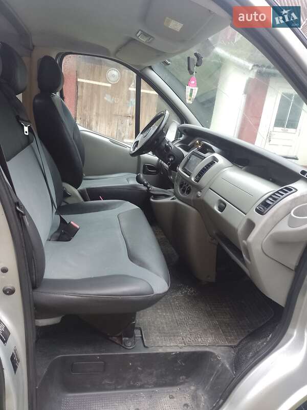 Минивэн Opel Vivaro 2005 в Мостиске