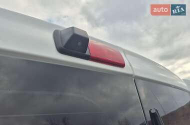 Мінівен Opel Vivaro 2015 в 