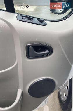 Грузовой фургон Opel Vivaro 2012 в 