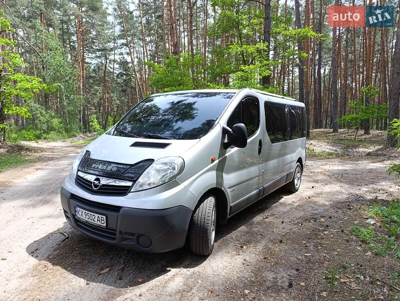 Минивэн Opel Vivaro 2012 в Харькове