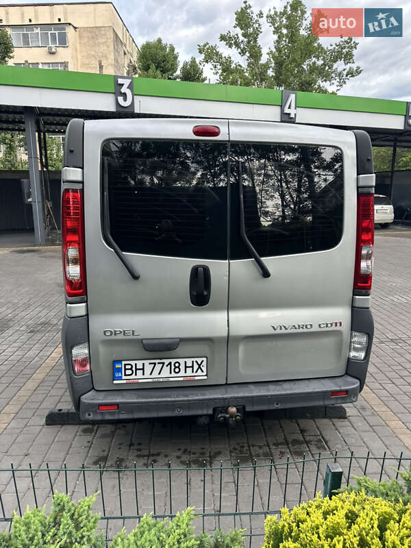 Мінівен Opel Vivaro 2011 в Одесі
