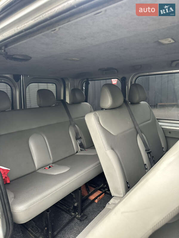 Мінівен Opel Vivaro 2011 в Одесі