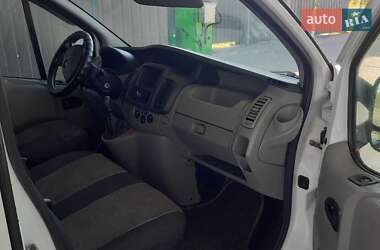 Минивэн Opel Vivaro 2011 в 