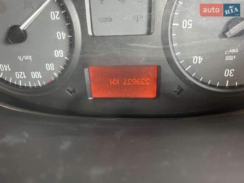 Інші вантажівки Opel Vivaro 2011 в Летичіві