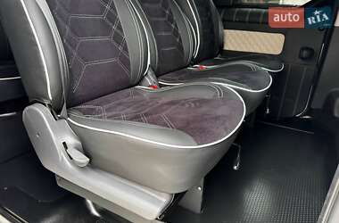 Мінівен Opel Vivaro 2016 в 