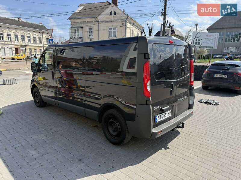 Вантажний фургон Opel Vivaro 2012 в Коломиї
