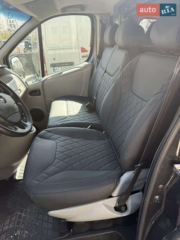 Вантажний фургон Opel Vivaro 2012 в Коломиї