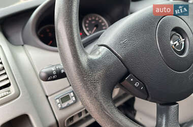 Минивэн Opel Vivaro 2011 в 