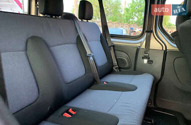 Минивэн Opel Vivaro 2016 в 