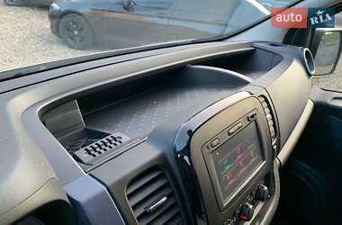 Минивэн Opel Vivaro 2016 в 