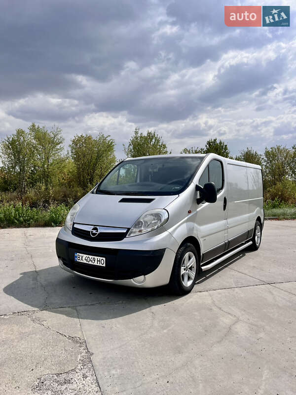Минивэн Opel Vivaro 2012 в 