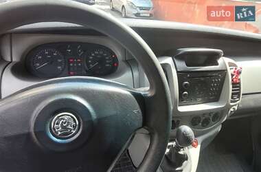 Минивэн Opel Vivaro 2004 в 