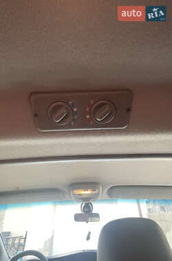 Мінівен Opel Vivaro 2013 в 